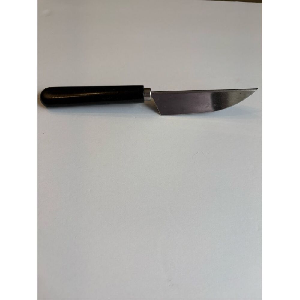 Pampered Chef V-Shaped Cutter